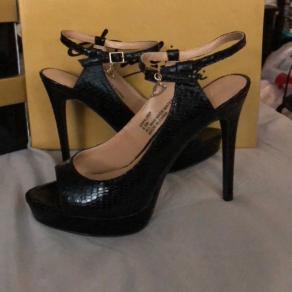 Thalia Sodi Shoes - NWT Thalia Sodi Black Snake Style Platforms Sling